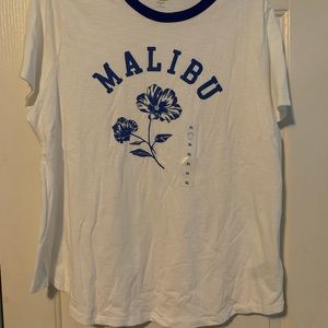 Malibu tee with blue neck trim